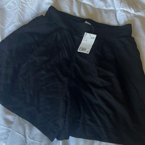 HM Black dressy mom shorts
